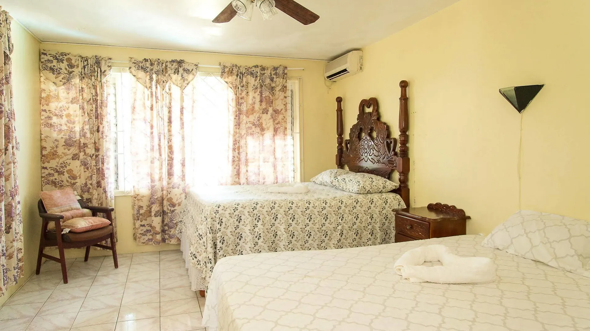 B&B Villa Donna Inn 몬테고 베이