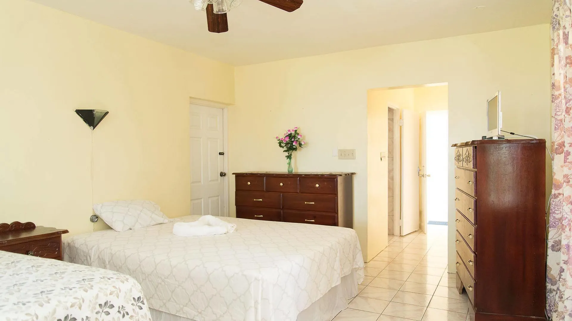 Villa Donna Inn Bed & Breakfast