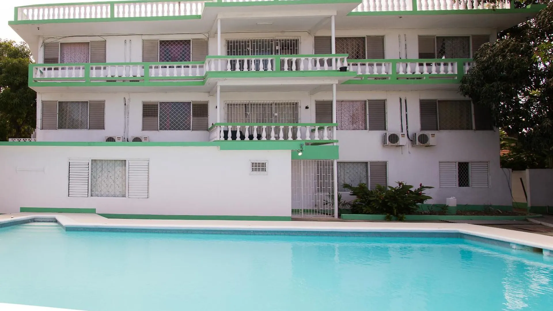 Villa Donna Inn contacts